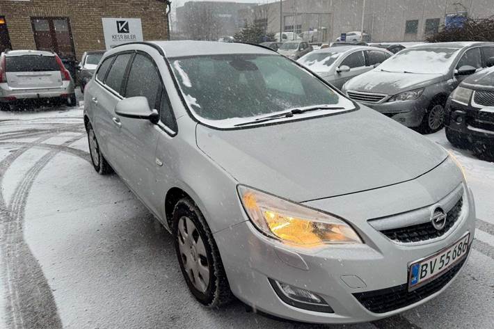 undefined Opel Astra fra 2011