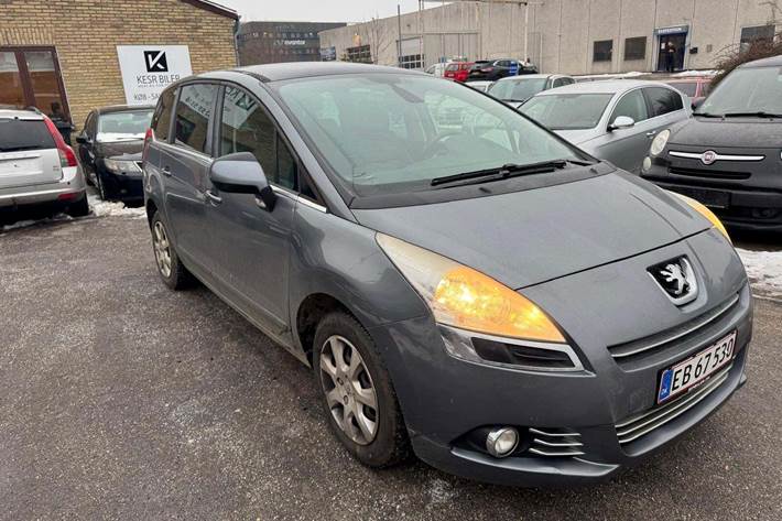 undefined Peugeot 5008 fra 2011