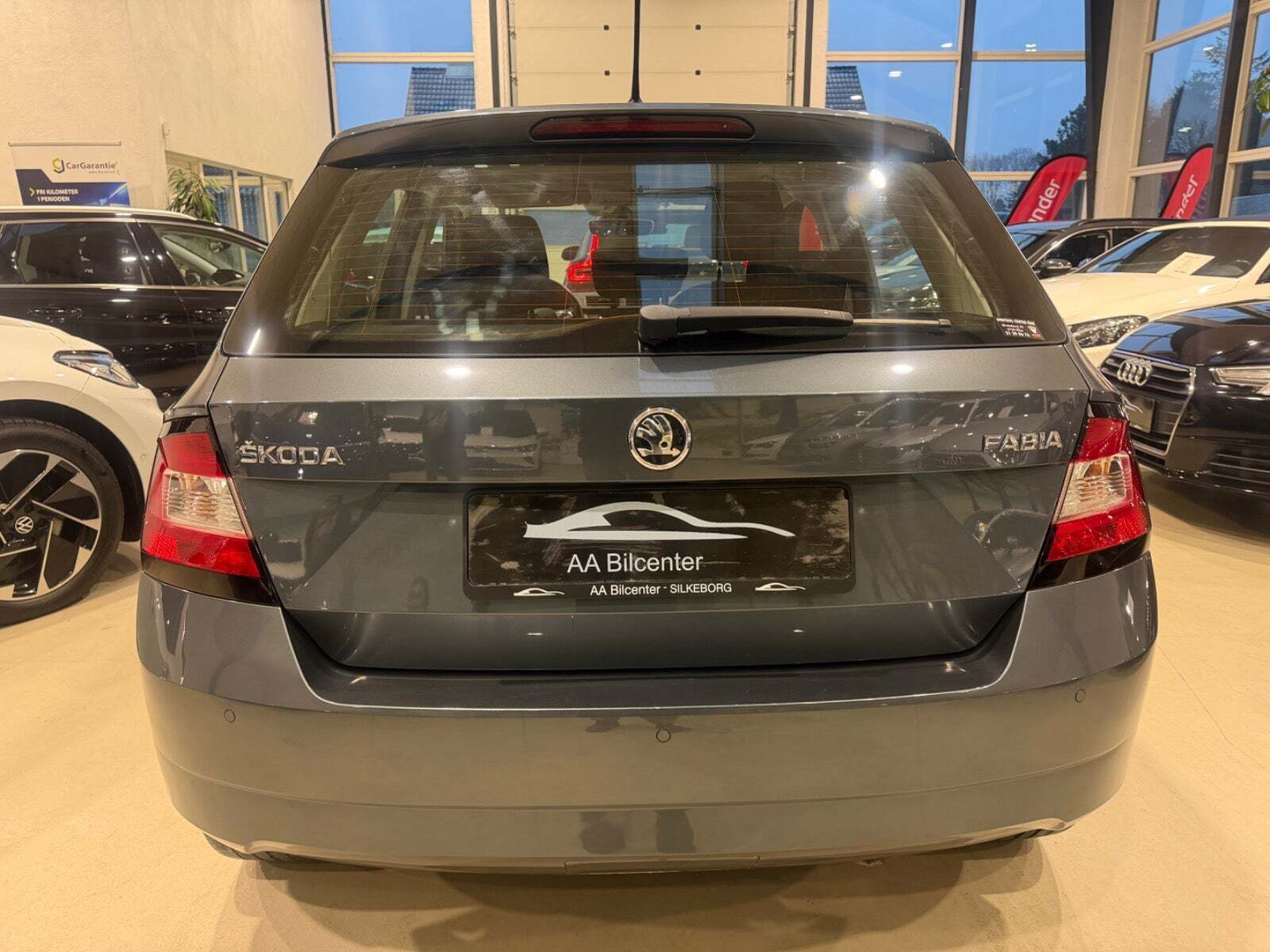 Grå Skoda Fabia fra 2018