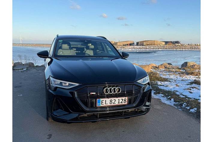 Sort Audi e-tron fra 2021