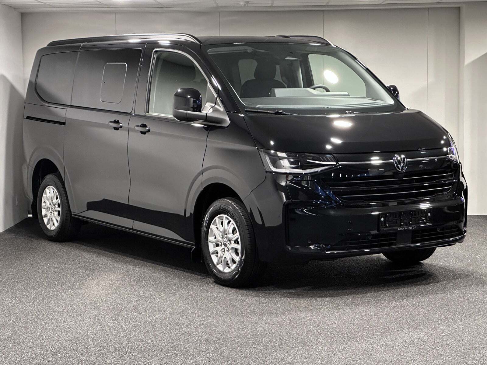 VW e-Caravelle 64 Style SWB