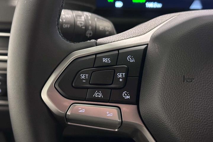 Sort VW e-Caravelle fra 2026