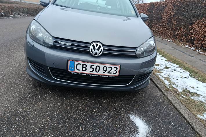 Blå VW Golf fra 2011