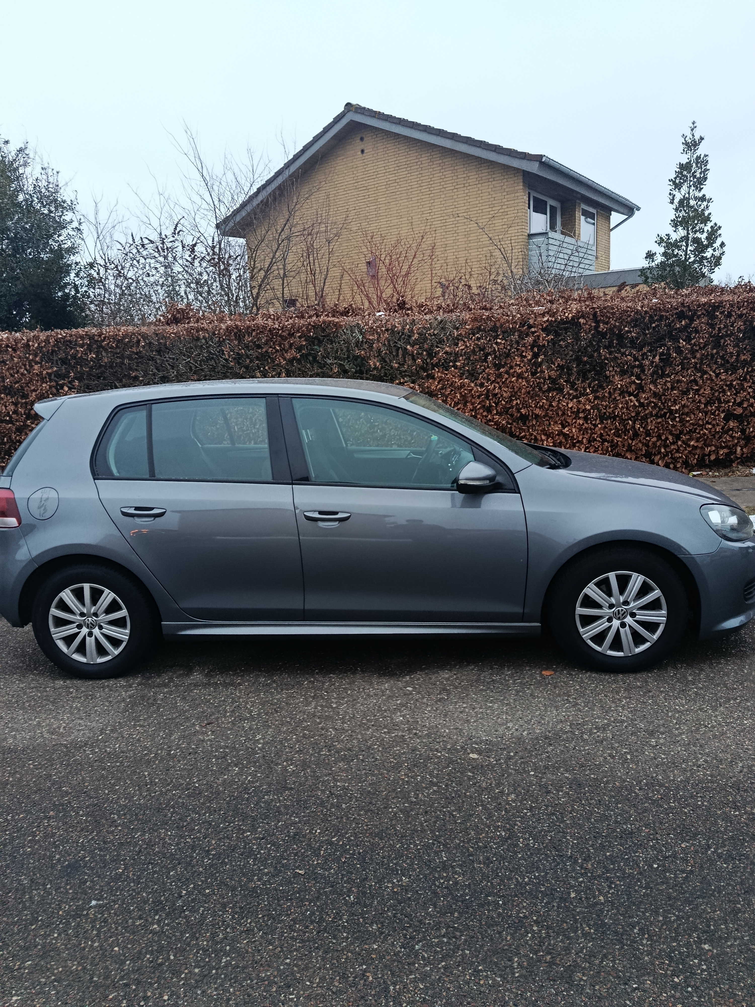 Blå VW Golf fra 2011