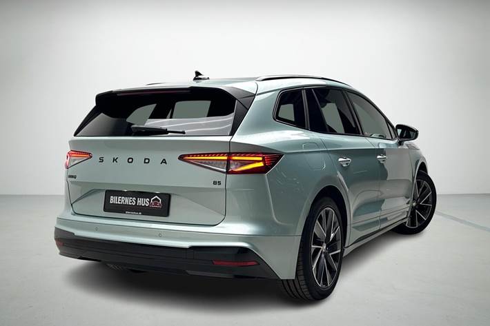 Grå Skoda Enyaq fra 2025