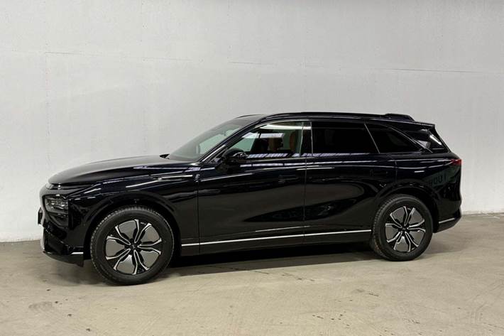 Sort Xpeng G9 fra 2024