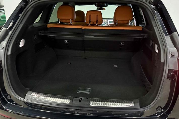 Sort Xpeng G9 fra 2024