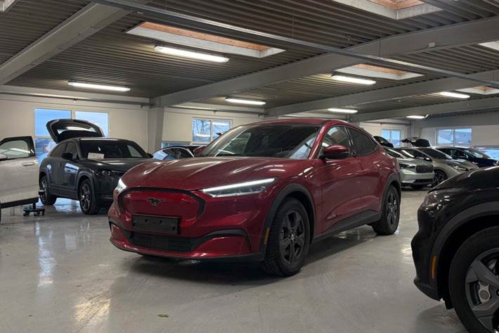 Grå Ford Mustang Mach-E fra 2021