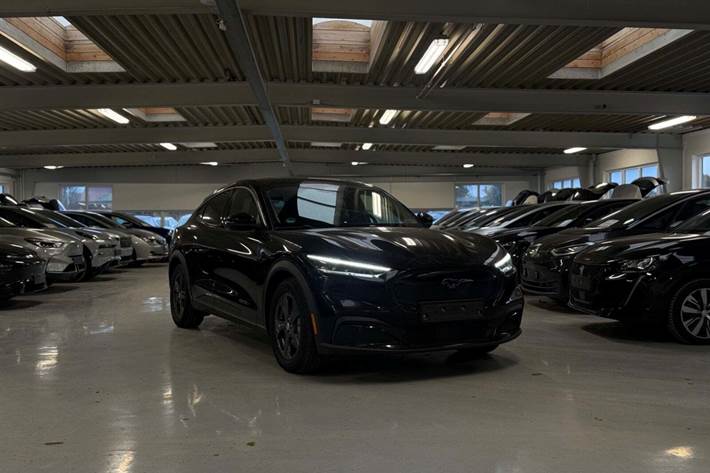 Sort Ford Mustang Mach-E fra 2021