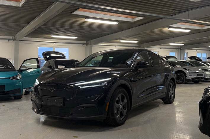 Sort Ford Mustang Mach-E fra 2021