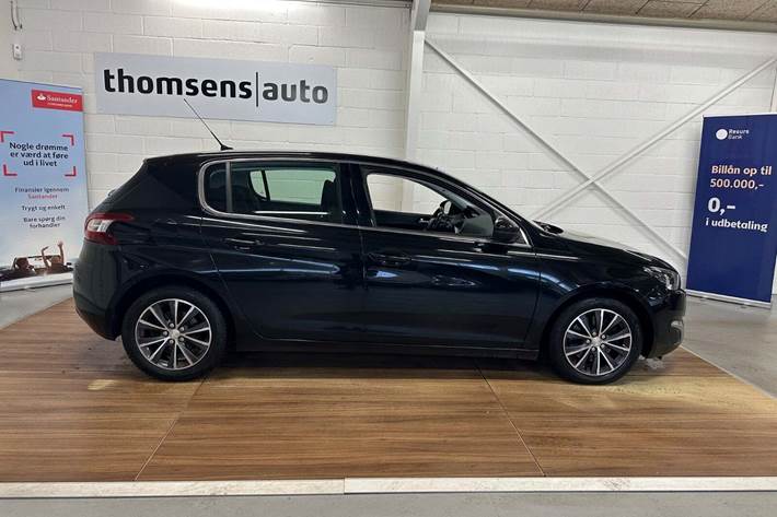 Sort Peugeot 308 fra 2016