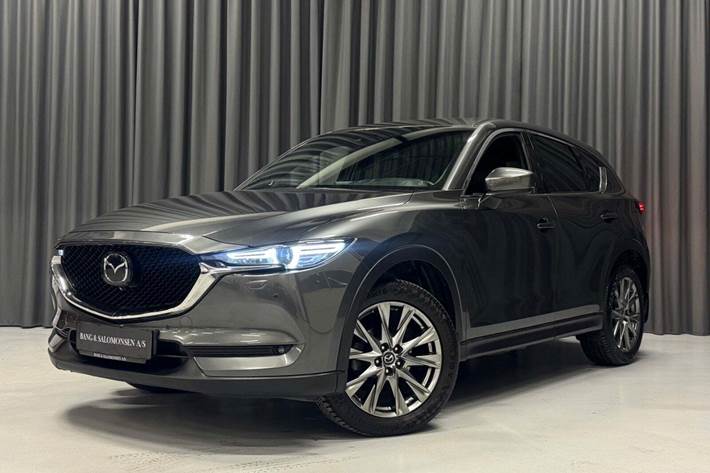 Grå Mazda CX-5 fra 2019 set udefra
