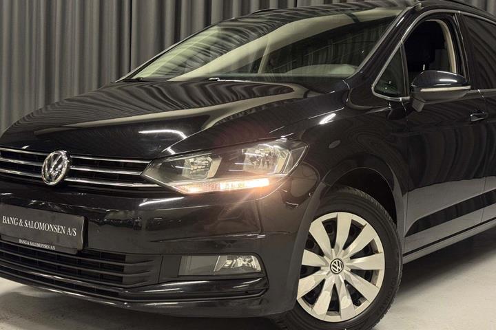 Sort VW Touran fra 2020