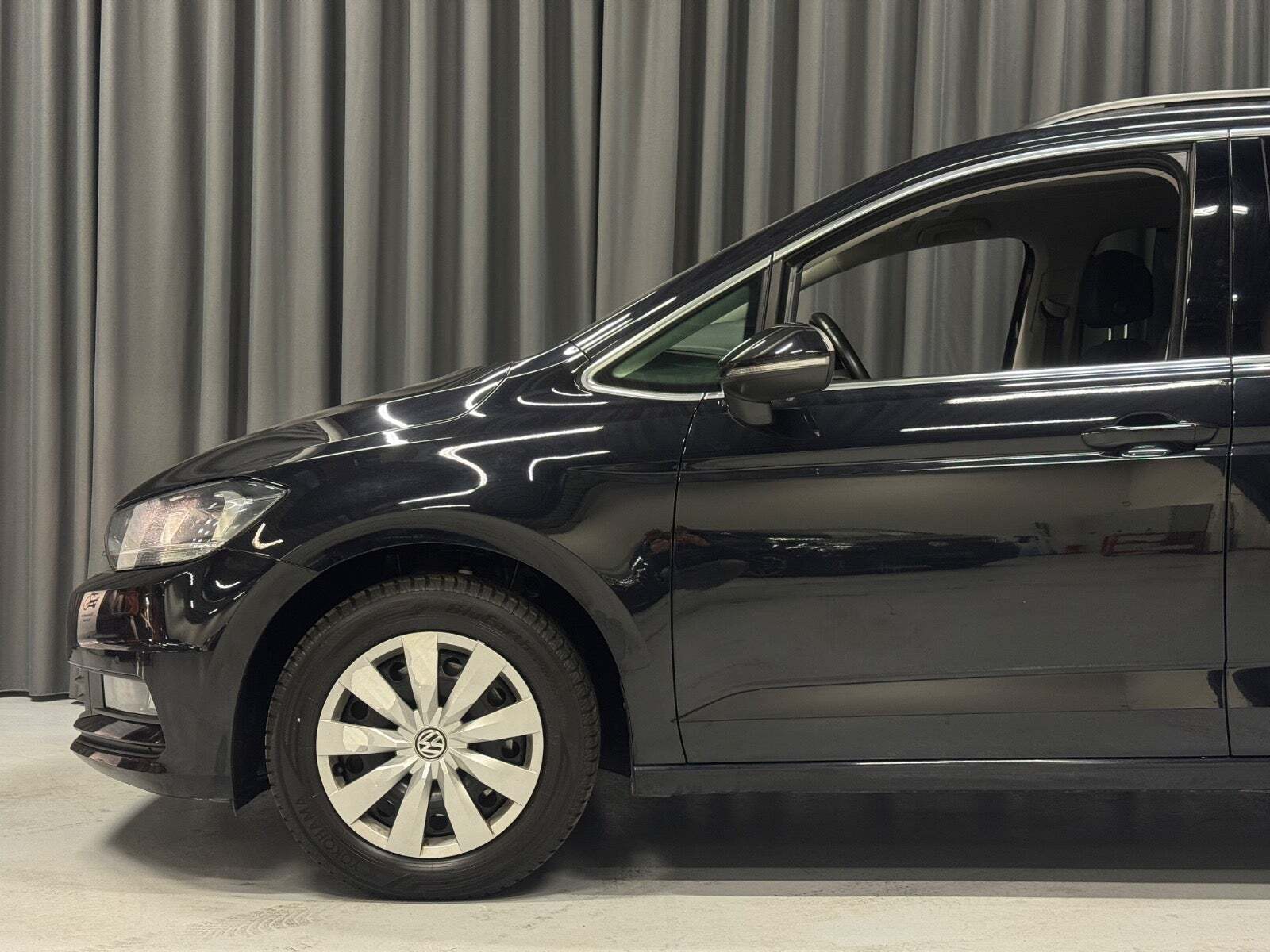Sort VW Touran fra 2020