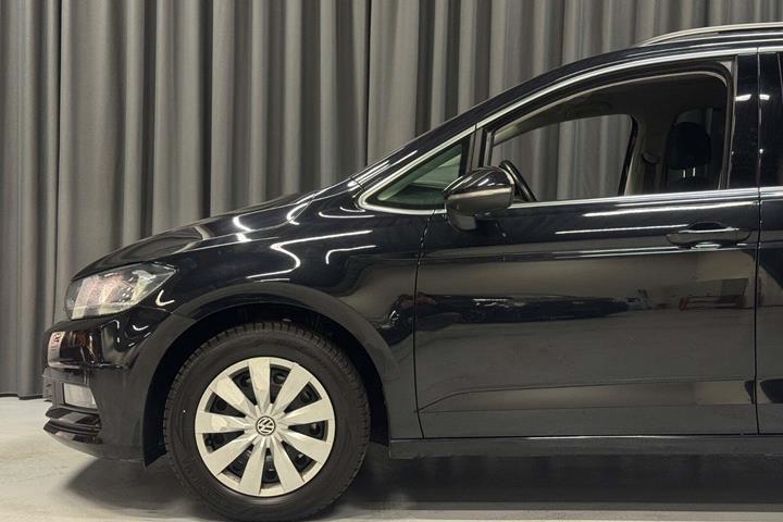 Sort VW Touran fra 2020
