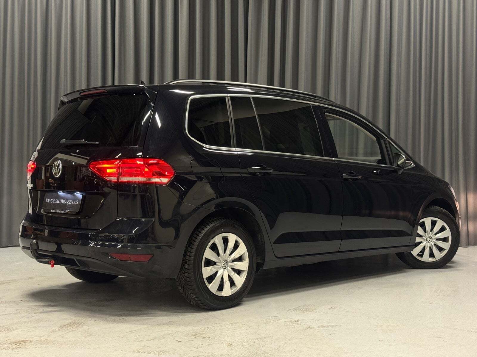 Sort VW Touran fra 2020