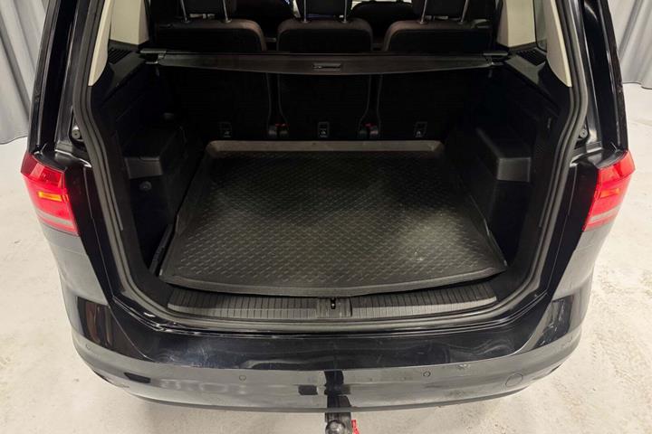 Sort VW Touran fra 2020
