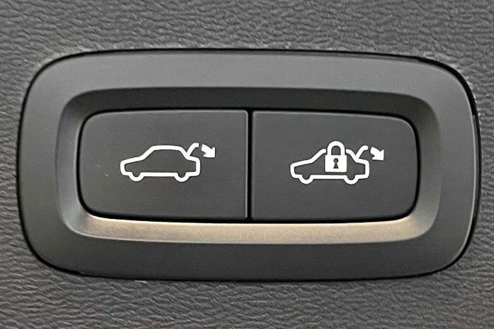 Hvid Volvo XC40 fra 2023