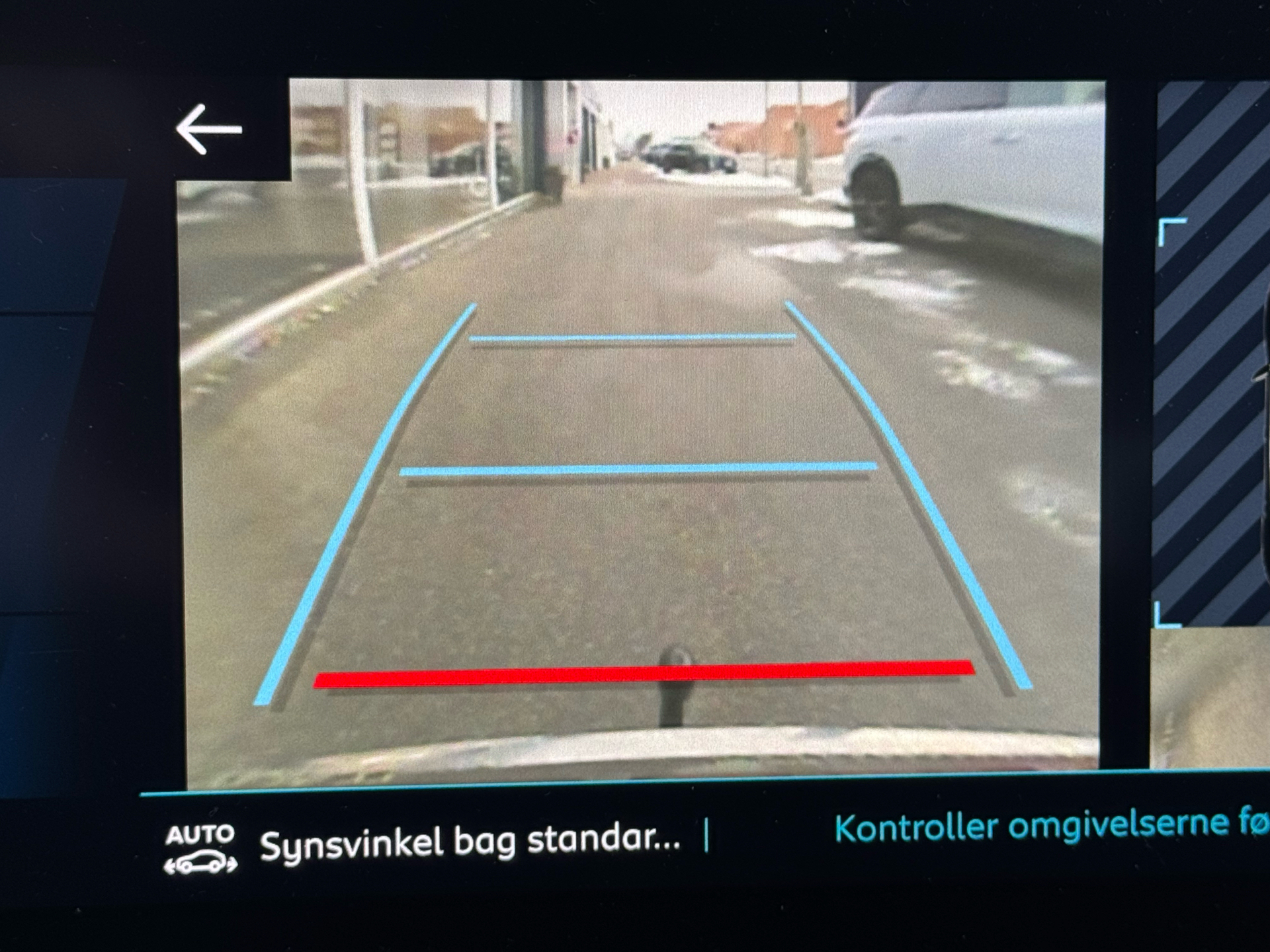 Grå Peugeot 3008 fra 2021