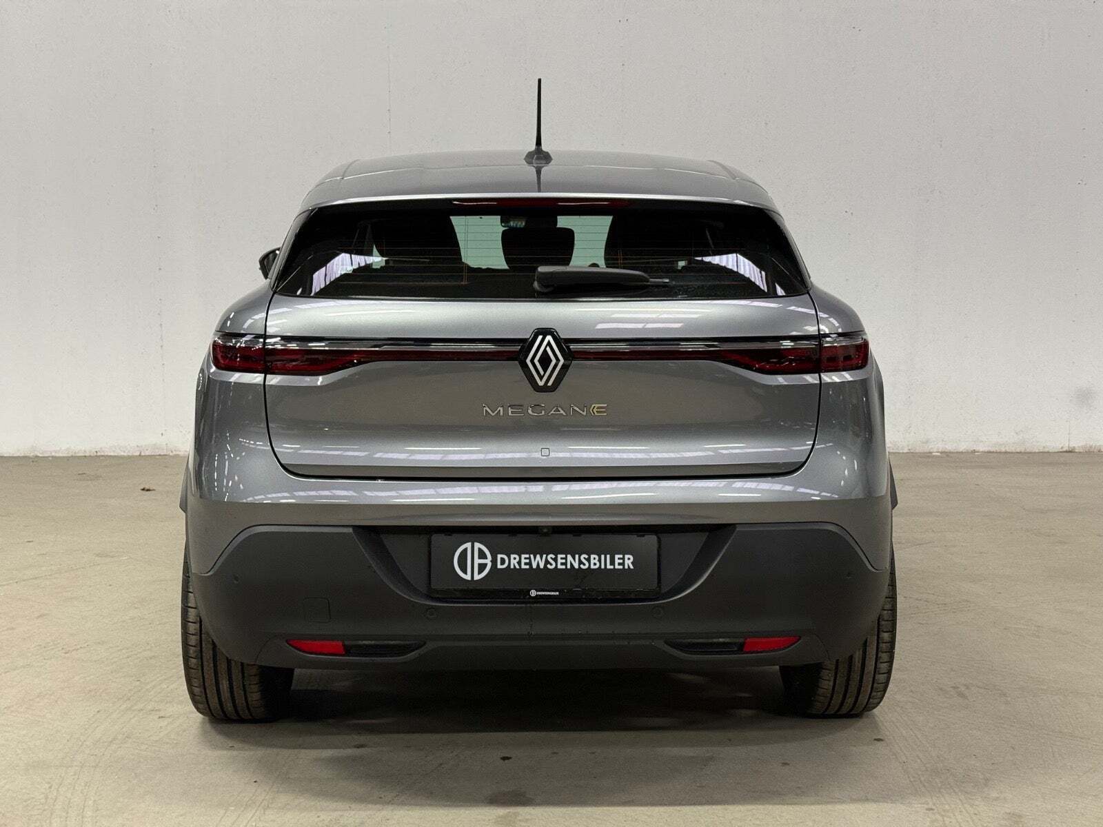 Grå Renault Megane E-Tech fra 2023