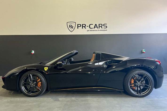 undefined Ferrari 488 Spider fra 2016 set udefra