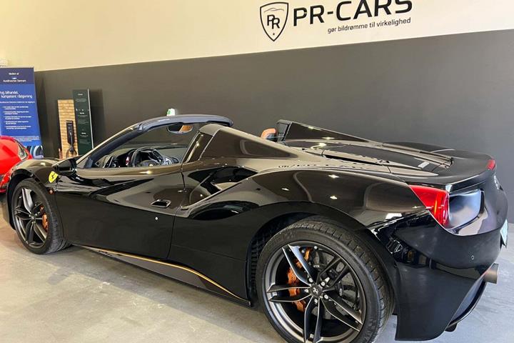 undefined Ferrari 488 Spider fra 2016 set udefra