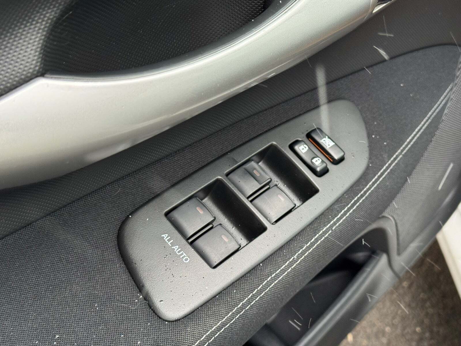 Hvid Toyota Auris fra 2011