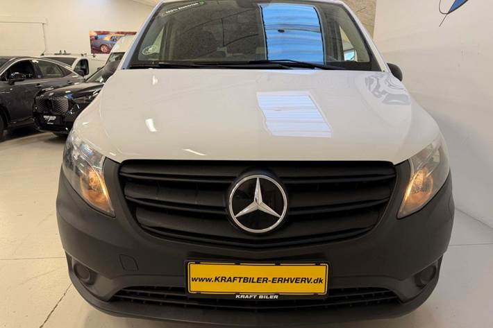 Hvid Mercedes eVito 129 fra 2021
