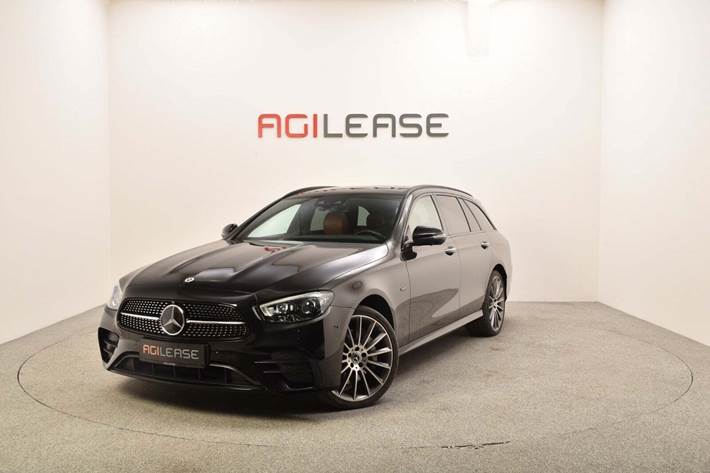 Sort Mercedes E300 de fra 2020 set udefra