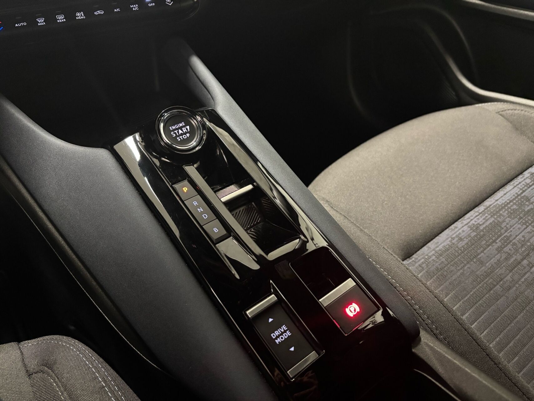 Grå Alfa Romeo Junior fra 2025