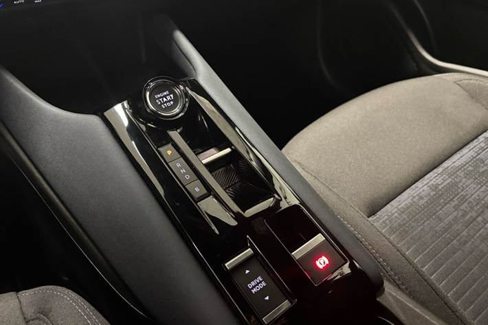 Grå Alfa Romeo Junior fra 2025