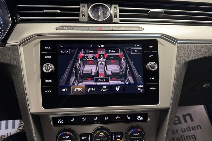 Hvid VW Passat fra 2018