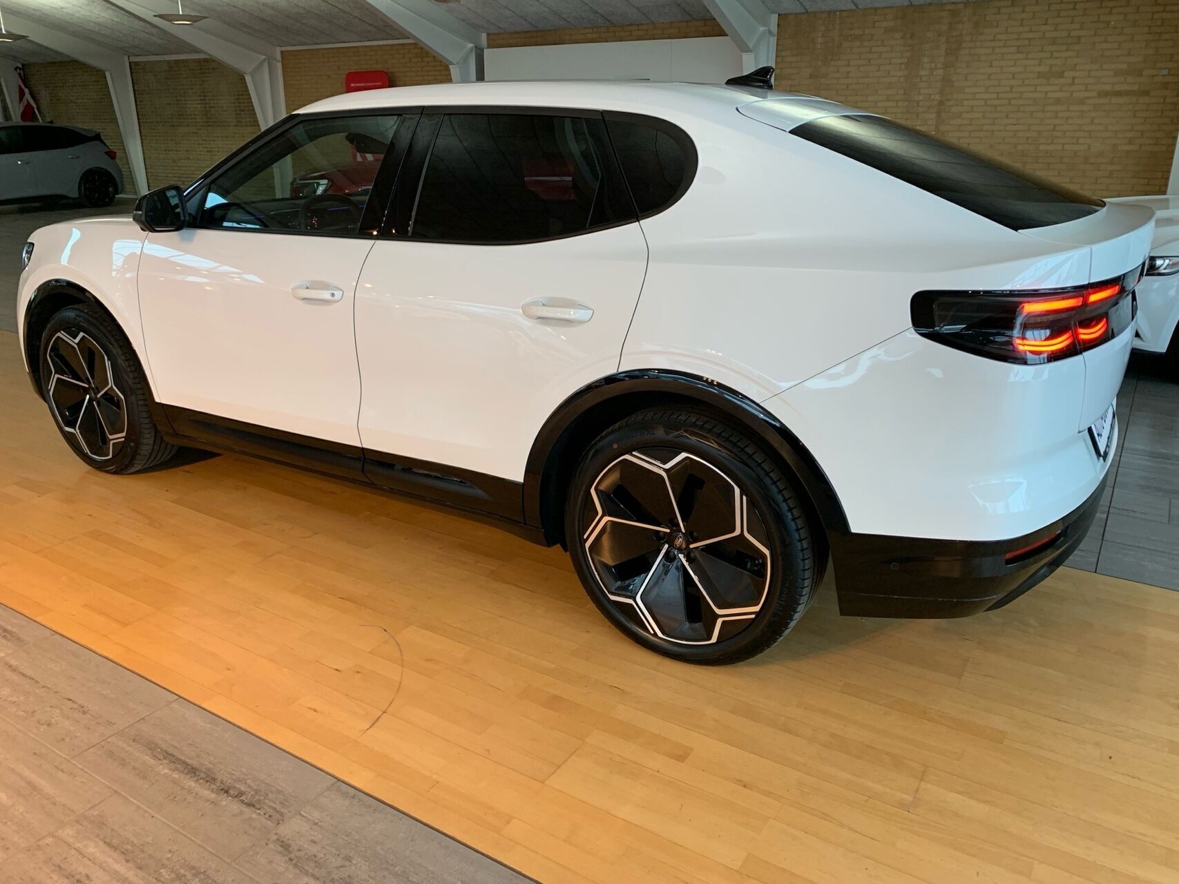 Ford Capri EL UR Premium 286HK 5d Aut.