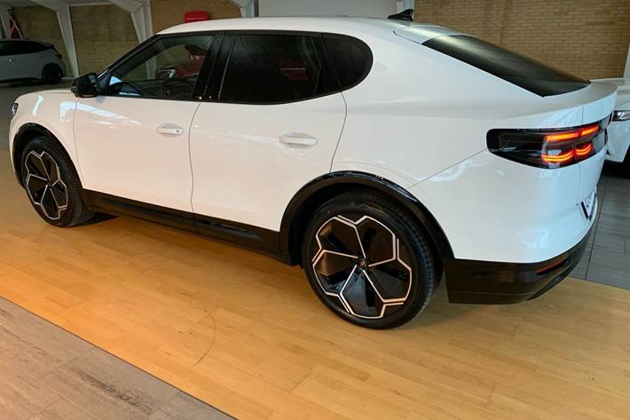 Hvid Ford Capri fra 2025