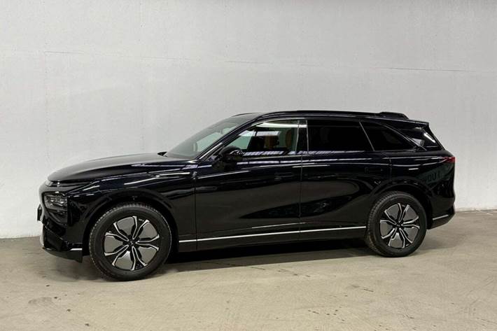 Sort Xpeng G9 fra 2024