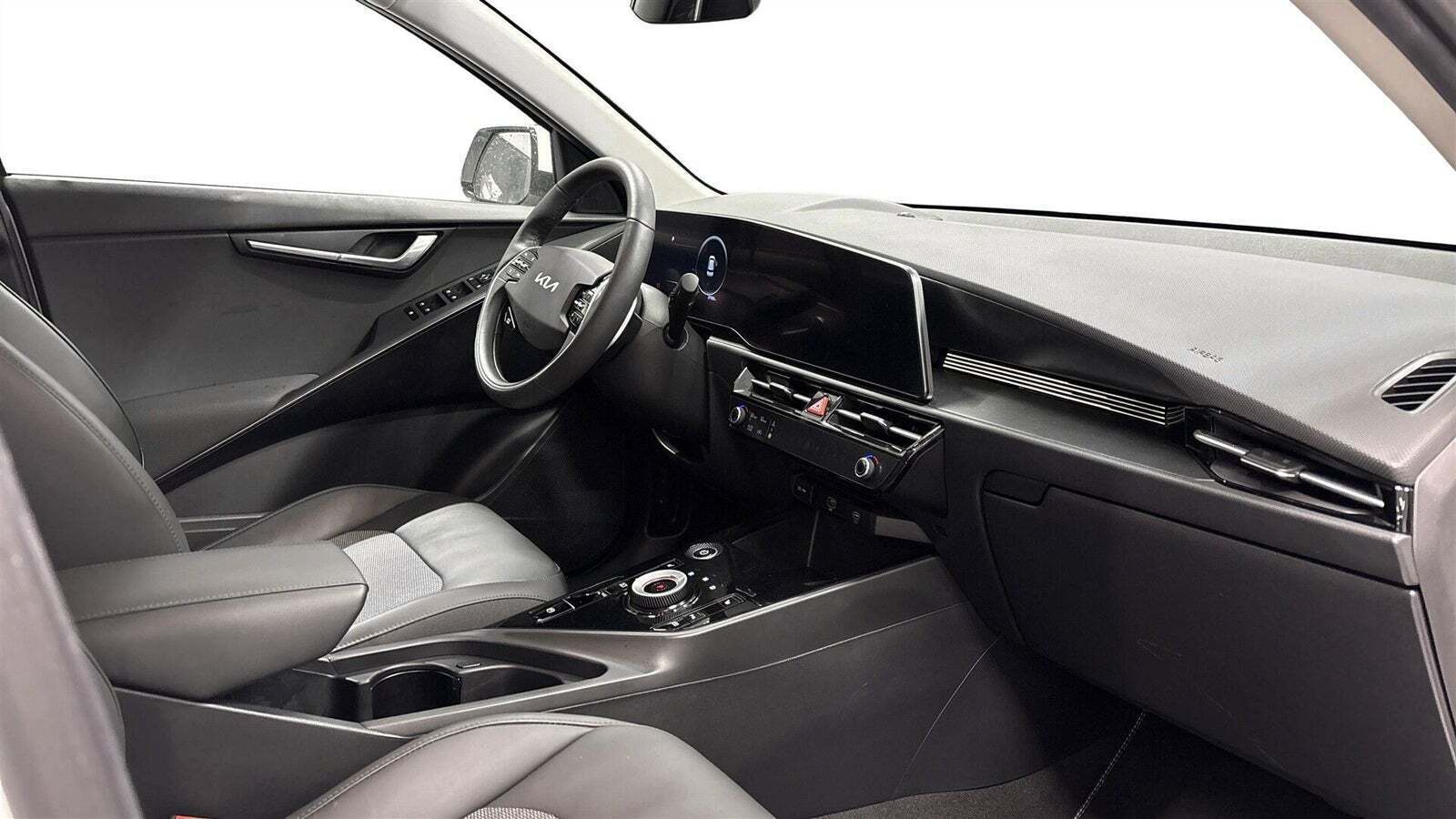 Hvid Kia Niro fra 2023