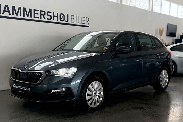 Grå Skoda Scala fra 2020