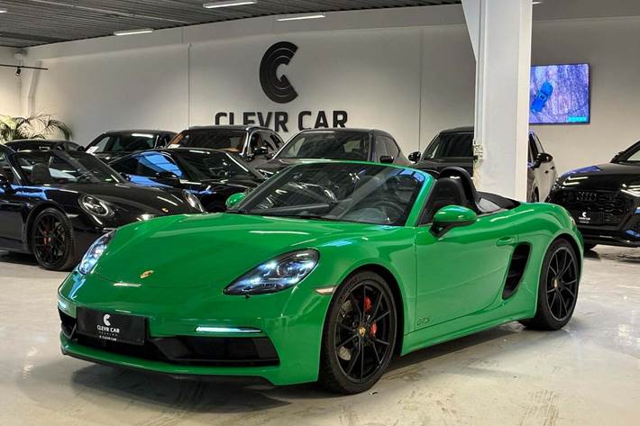 Grøn Porsche 718 Boxster GTS fra 2018 set udefra