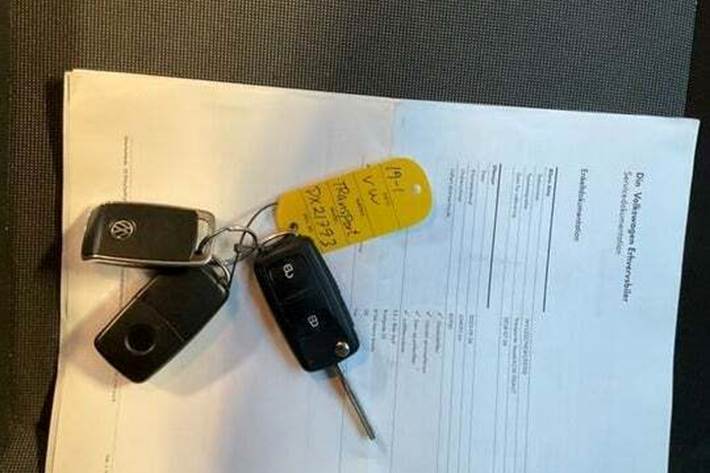 Grå VW Transporter fra 2018