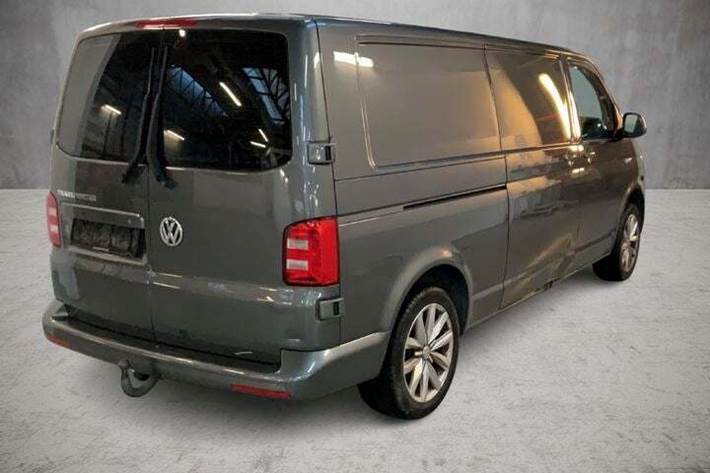 Grå VW Transporter fra 2018
