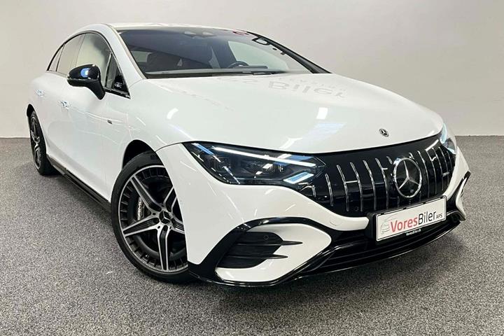 Hvid Mercedes EQE43 fra 2023
