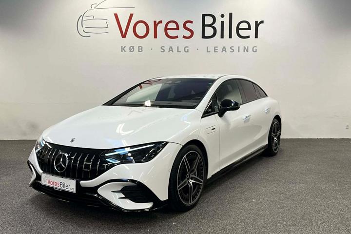 Hvid Mercedes EQE43 fra 2023