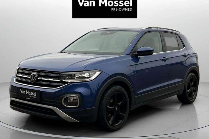 Blå VW T-Cross fra 2021 set udefra