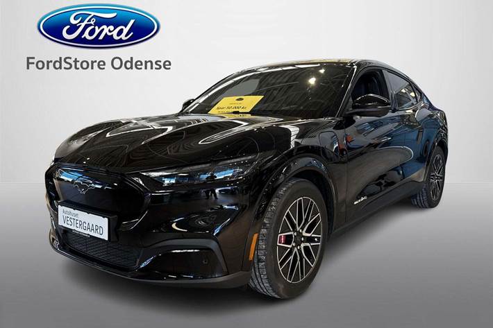Sort Ford Mustang Mach-E fra 2025 set udefra