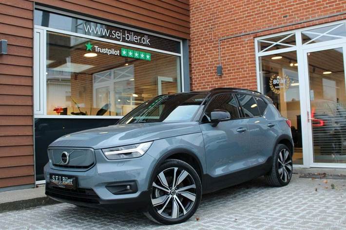 Grå Volvo XC40 fra 2021