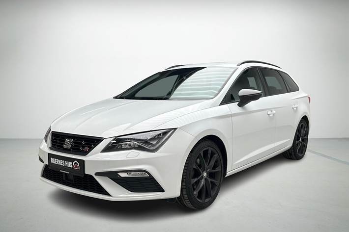 Hvid Seat Leon fra 2019 set udefra