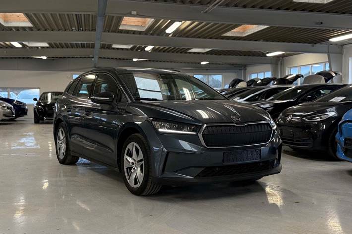 Grå Skoda Enyaq fra 2022