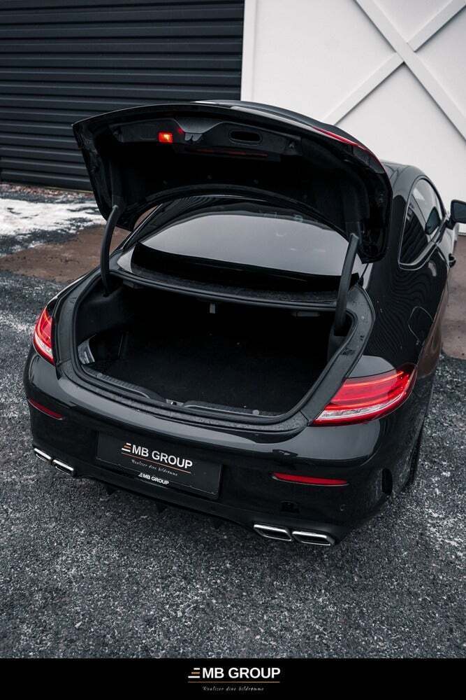 Sort Mercedes C300 fra 2018