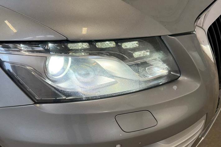 Sølv Audi Q5 fra 2009