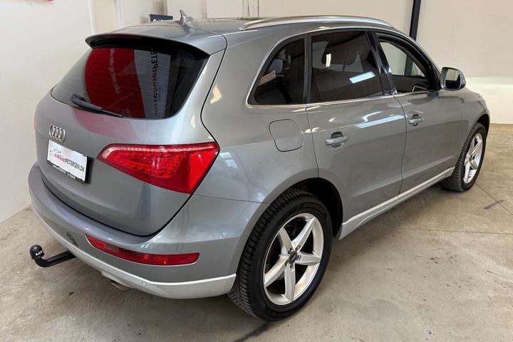 Sølv Audi Q5 fra 2009